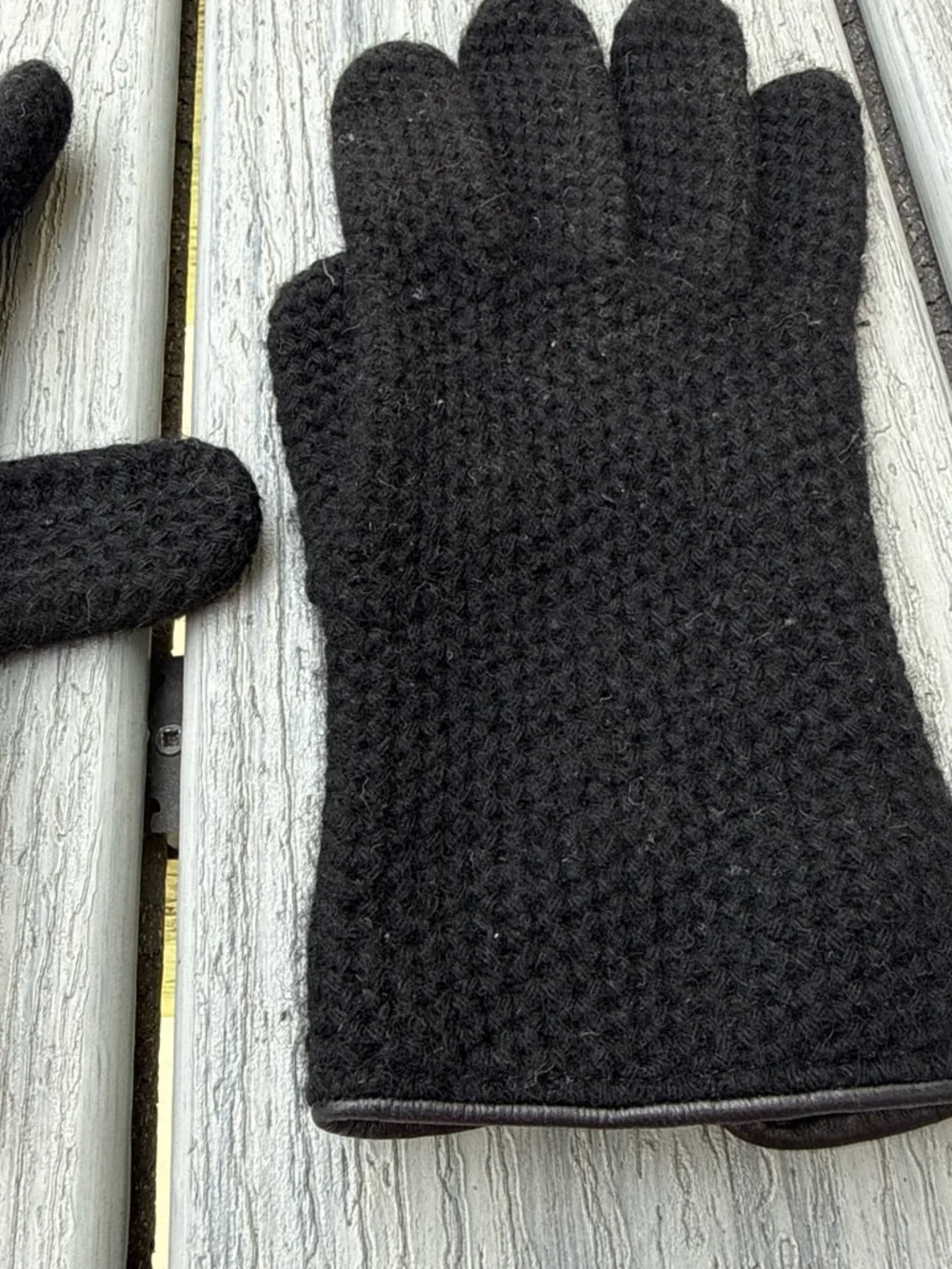 Portolano Black Cashmere Women's Gloves